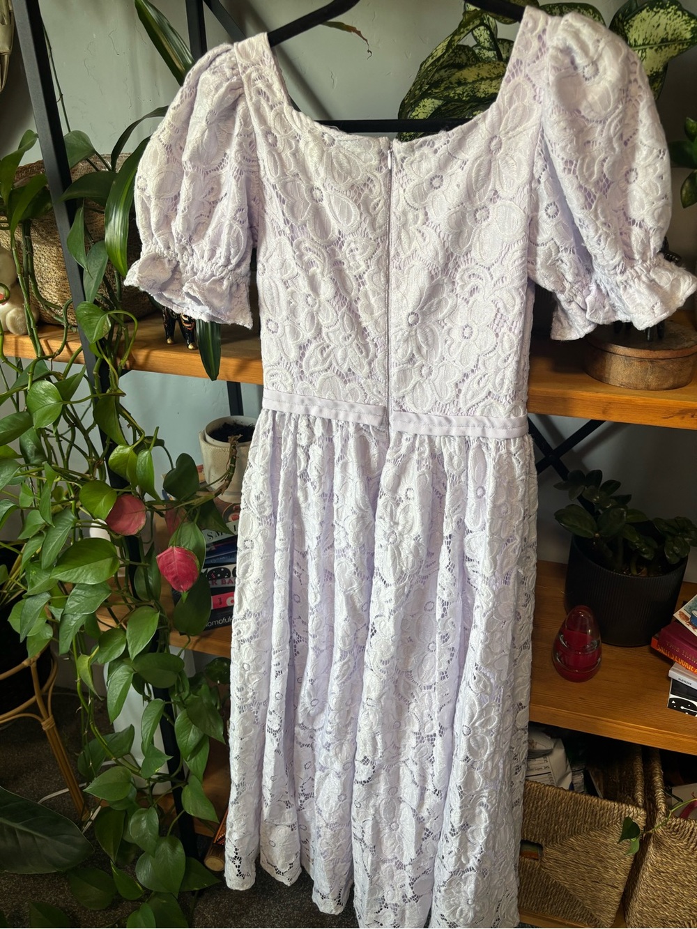 Ivy City Co Lace Midi Dress in Lilac with Puff Sleeves | XS - Picture 7 of 8